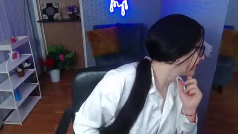 Snapshot of nicolle_silva chatting on 07-29-26, 11:41 Nicolle online show from 07-29-26, 11:41