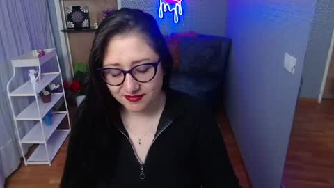 Snapshot of nicolle_silva chatting on 08-04-26, 11:35 Nicolle online show from 08-04-26, 11:35