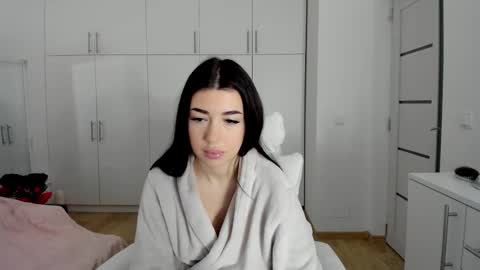 Snapshot of nicolledelight chatting on 02-01-26, 05:39 Nicolle online show from 02-01-26, 05:39