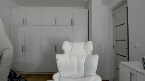 Snapshot of nicolledelight chatting on 02-16-26, 05:36 Nicolle online show from 02-16-26, 05:36