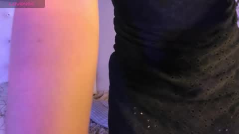 Nicolle online show from 03-25-26, 01:39