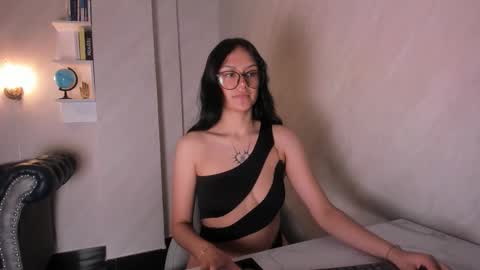 Snapshot of nicollehall chatting on 02-02-26, 01:10 Nicoll online show from 02-02-26, 01:10