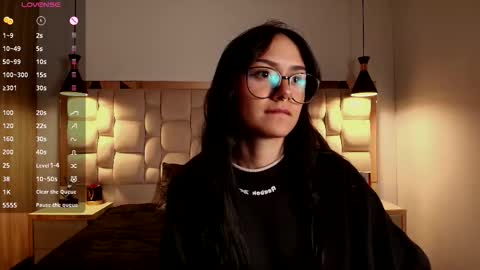 Snapshot of nicollehall chatting on 02-25-26, 01:43 Nicoll online show from 02-25-26, 01:43