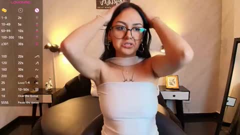 Snapshot of nicollehall chatting on 02-26-26, 01:54 Nicoll online show from 02-26-26, 01:54