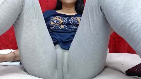 NICOLLE online show from 10-22-25, 09:36