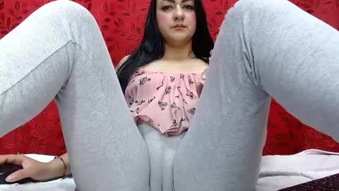 Snapshot of nicolleowens chatting on 12-20-25, 09:33 NICOLLE online show from 12-20-25, 09:33