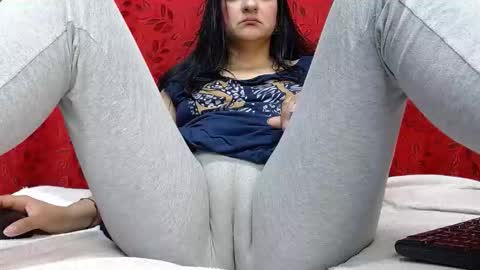 Snapshot of nicolleowens chatting on 02-19-26, 10:06 NICOLLE online show from 02-19-26, 10:06