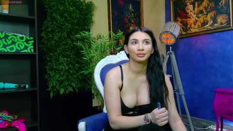 Nicolle online show from 04-14-26, 10:43