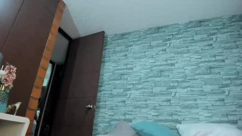 nicollesofia3 online show from 02-15-25, 09:05