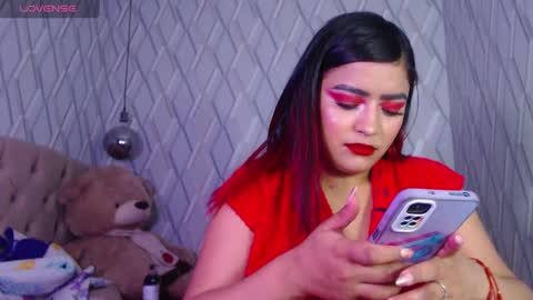 Snapshot of nicolletaylorq chatting on 02-09-25, 05:29 Nicolle Miley online show from 02-09-25, 05:29