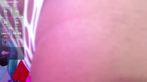 Snapshot of nicolletaylorq chatting on 02-22-25, 06:17 Nicolle Miley online show from 02-22-25, 06:17