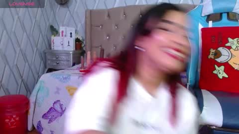 Snapshot of nicolletaylorq chatting on 02-28-25, 02:42 Nicolle Miley online show from 02-28-25, 02:42