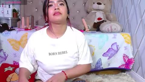 Snapshot of nicolletaylorq chatting on 02-28-25, 05:48 Nicolle Miley online show from 02-28-25, 05:48