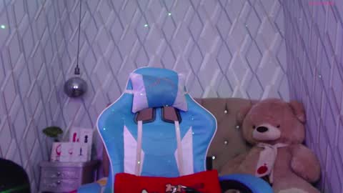 Snapshot of nicolletaylorq chatting on 03-06-25, 01:48 Nicolle Miley online show from 03-06-25, 01:48