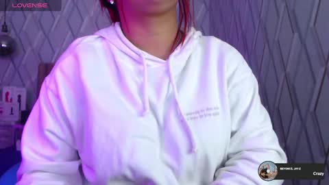 Snapshot of nicolletaylorq chatting on 03-12-25, 03:02 Nicolle Miley online show from 03-12-25, 03:02