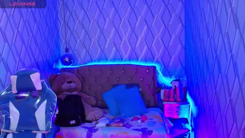 Snapshot of nicolletaylorq chatting on 10-29-25, 03:09 Nicolle Miley online show from 10-29-25, 03:09