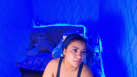 Snapshot of nicolletaylorq chatting on 11-14-25, 03:27 Nicolle Miley online show from 11-14-25, 03:27