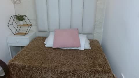 Nicollet online show from 03-20-26, 03:33