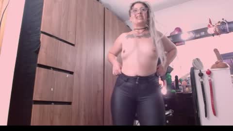 nicolmiss online show from 05-15-26, 11:56