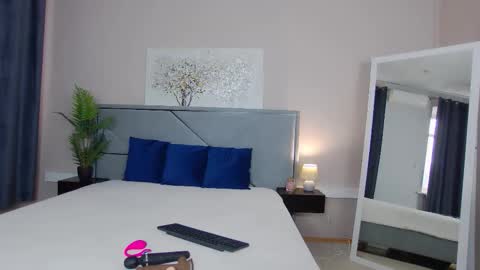 NicolRos online show from 12-14-25, 09:36