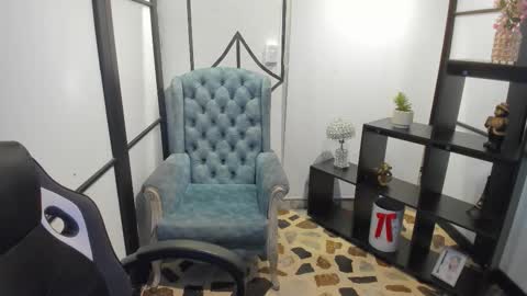 NicolRoss online show from 12-19-25, 09:44