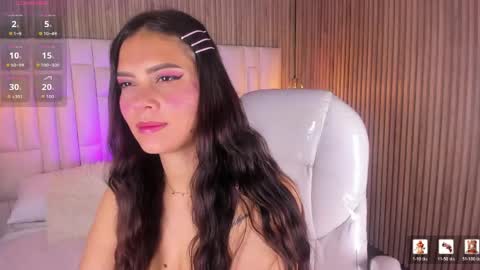 Snapshot of nicolsantoss chatting on 05-26-26, 11:17 Nicol online show from 05-26-26, 11:17