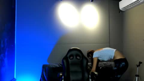 Nicol online show from 11-28-25, 08:22