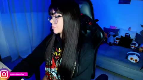Snapshot of nicorobinn chatting on 07-05-26, 04:19 Lizzie online show from 07-05-26, 04:19