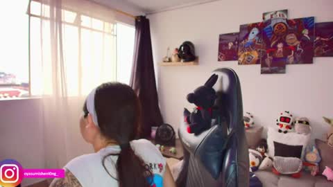 Snapshot of nicorobinn chatting on 07-11-26, 08:55 Lizzie online show from 07-11-26, 08:55