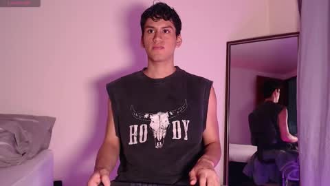 Snapshot of nicoymark1 chatting on 01-07-26, 05:10 Nico y Mark online show from 01-07-26, 05:10