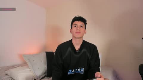 Snapshot of nicoymark1 chatting on 02-14-26, 05:59 Nico y Mark online show from 02-14-26, 05:59