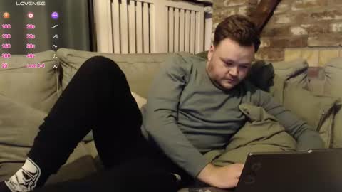 Snapshot of nielsgellen chatting on 02-10-26, 08:24 nielsgellen online show from 02-10-26, 08:24