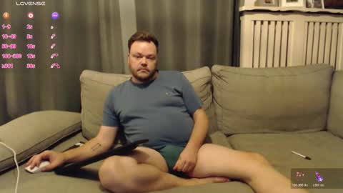 Snapshot of nielsgellen chatting on 03-14-26, 05:40 nielsgellen online show from 03-14-26, 05:40