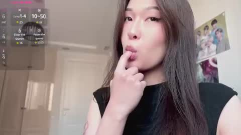 Snapshot of nievesshippey chatting on 06-26-26, 08:19 Hanna online show from 06-26-26, 08:19