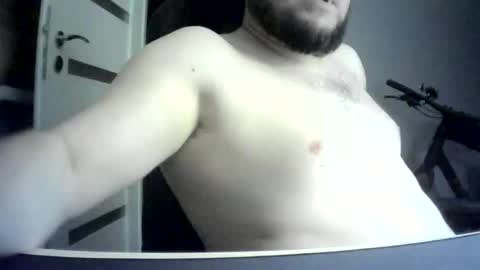 Snapshot of niewidoczny26 chatting on 02-28-26, 02:01 Niewidoczny online show from 02-28-26, 02:01