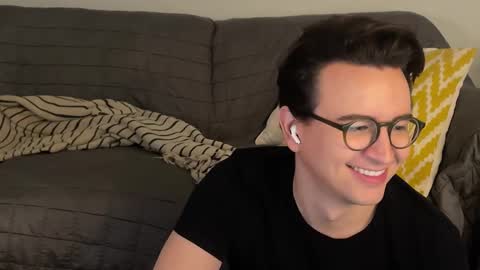 Snapshot of nigelhart chatting on 12-18-24, 02:42 Nigel Hart online show from 12-18-24, 02:42