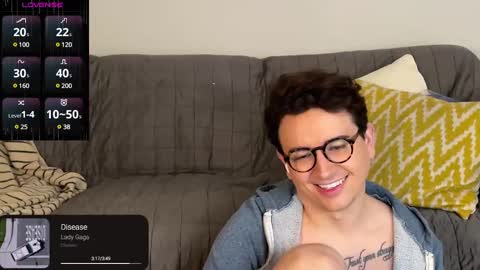 Snapshot of nigelhart chatting on 12-28-24, 02:33 Nigel Hart online show from 12-28-24, 02:33