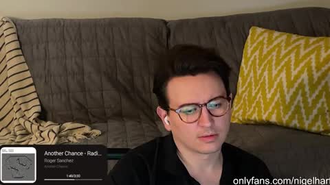 Snapshot of nigelhart chatting on 01-01-25, 01:58 Nigel Hart online show from 01-01-25, 01:58