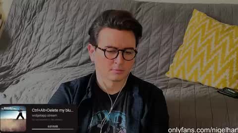 Snapshot of nigelhart chatting on 01-06-25, 06:31 Nigel Hart online show from 01-06-25, 06:31