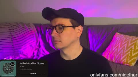 Snapshot of nigelhart chatting on 02-04-25, 01:02 Nigel Hart online show from 02-04-25, 01:02