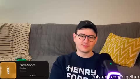 Snapshot of nigelhart chatting on 02-08-25, 02:26 Nigel Hart online show from 02-08-25, 02:26