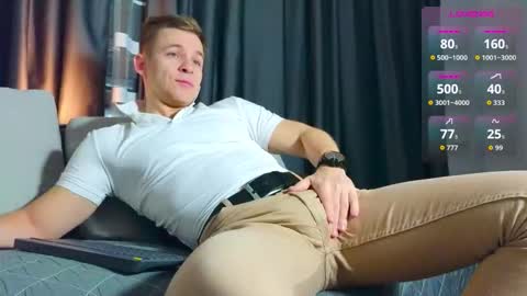 Snapshot of night_wwwolf chatting on 12-17-25, 01:11 Jameson online show from 12-17-25, 01:11