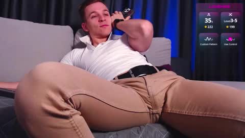 Snapshot of night_wwwolf chatting on 12-23-25, 03:04 Jameson online show from 12-23-25, 03:04