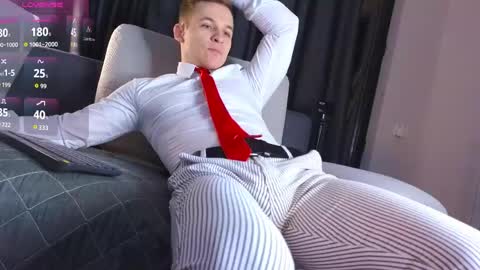 Snapshot of night_wwwolf chatting on 05-20-26, 01:12 Jameson online show from 05-20-26, 01:12