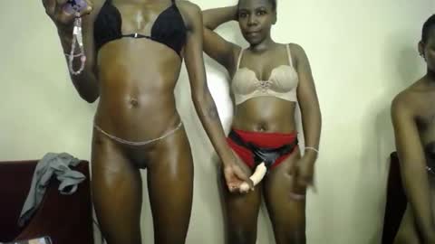 Snapshot of nightnurse_xx chatting on 10-18-25, 08:31 Tina online show from 10-18-25, 08:31