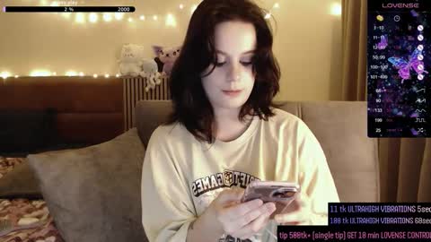 Snapshot of nightpurr chatting on 12-19-25, 06:15 Darcy online show from 12-19-25, 06:15