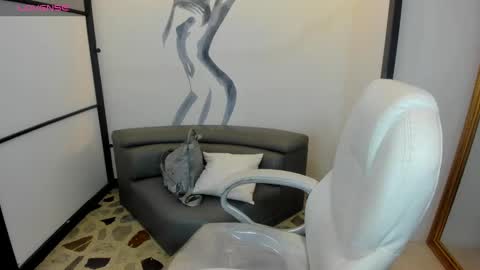 Anni online show from 02-13-25, 09:17