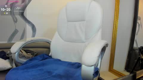 Anni online show from 02-15-25, 01:21