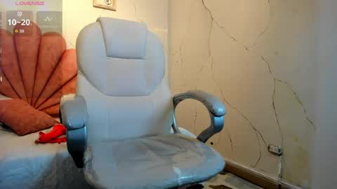 Anni online show from 04-20-26, 10:40