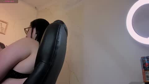 Anni online show from 07-18-26, 04:49